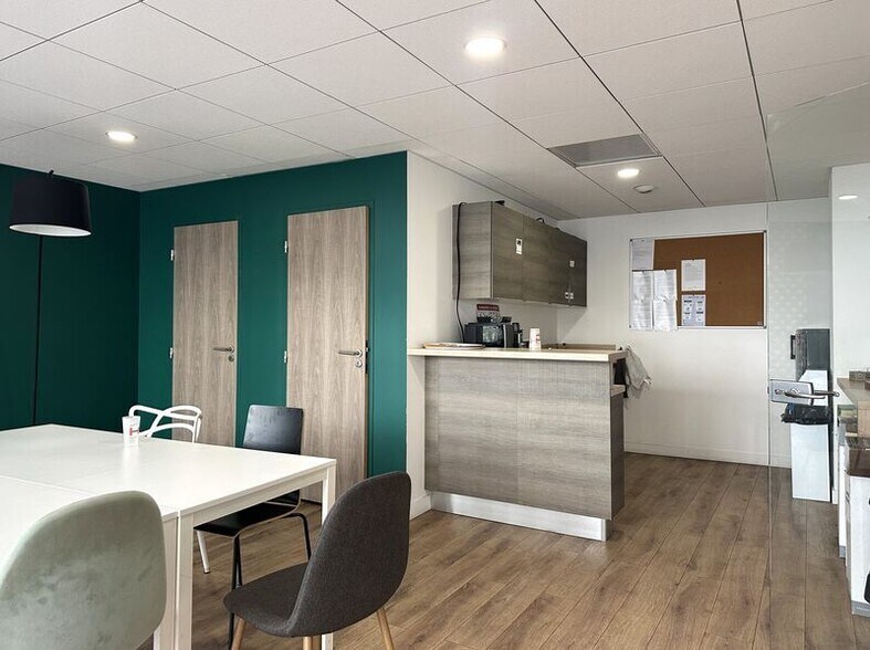 Office in Lyon to rent - Interior Photo - Image 3 of 10