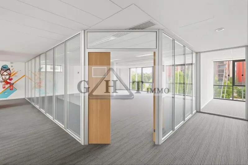 Office in Maisons-Alfort to rent - Interior Photo - Image 2 of 3