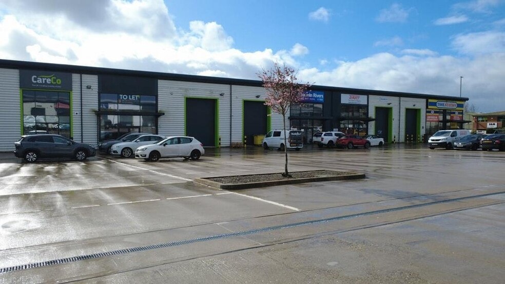 Brownhills Rd, Stoke On Trent to rent - Building Photo - Image 3 of 12