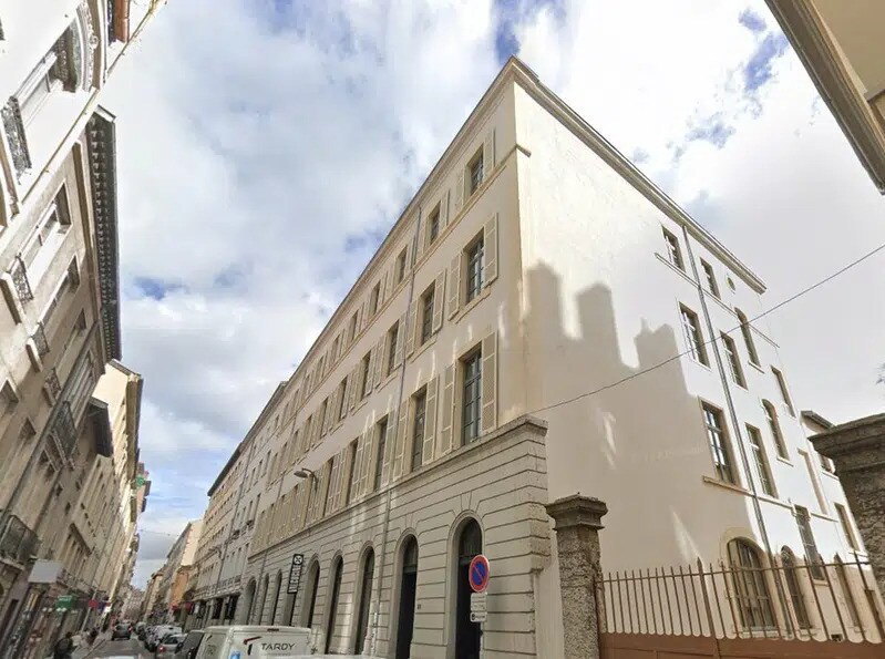 Office in Lyon to rent Building Photo- Image 1 of 15