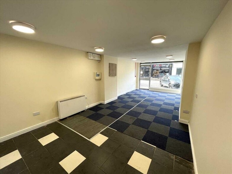 9-11 Dunstall St, Scunthorpe to rent - Building Photo - Image 3 of 7