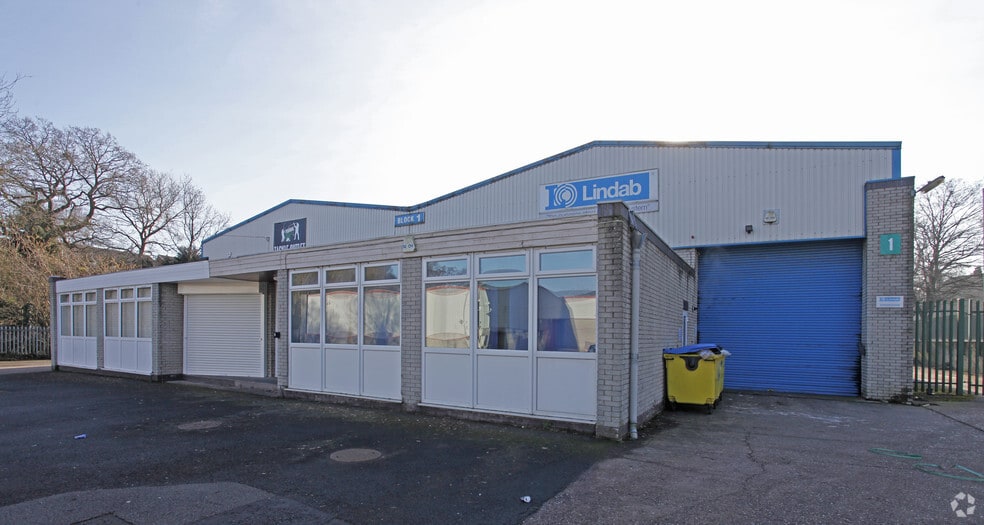 Bromsgrove Rd, Halesowen to rent - Building Photo - Image 3 of 5