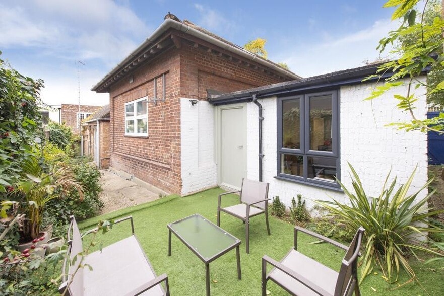 7A Coppetts Rd, London to rent - Building Photo - Image 3 of 4