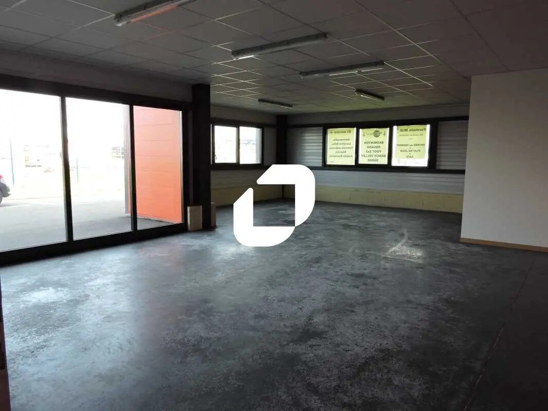 Office in Arnas to rent Interior Photo- Image 1 of 7