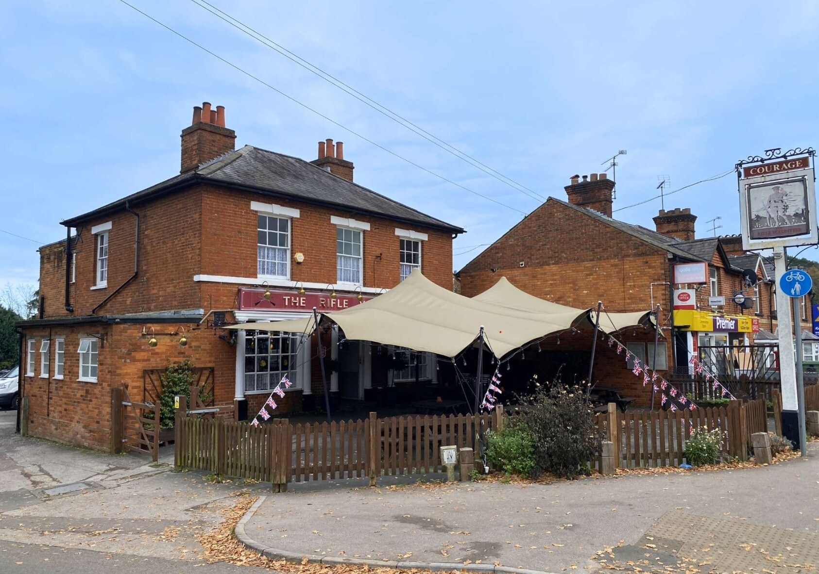 141 Reading Rd, Wokingham for sale Primary Photo- Image 1 of 1