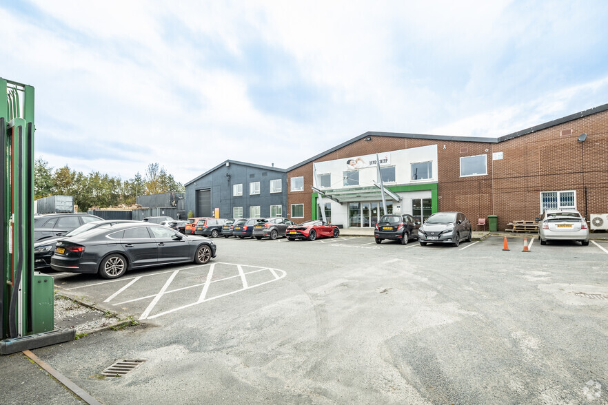 2 Api Holographics Astor Rd, Salford for rent - Primary Photo - Image 1 of 4