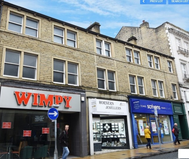 More details for 15 Cloth Hall St, Huddersfield - Retail to Rent