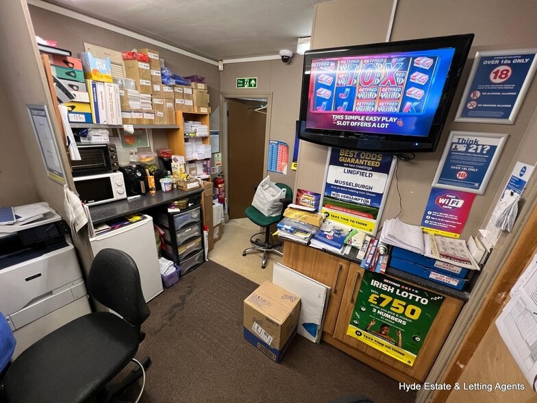 154 Pall Mall, Chorley for sale - Interior Photo - Image 3 of 9