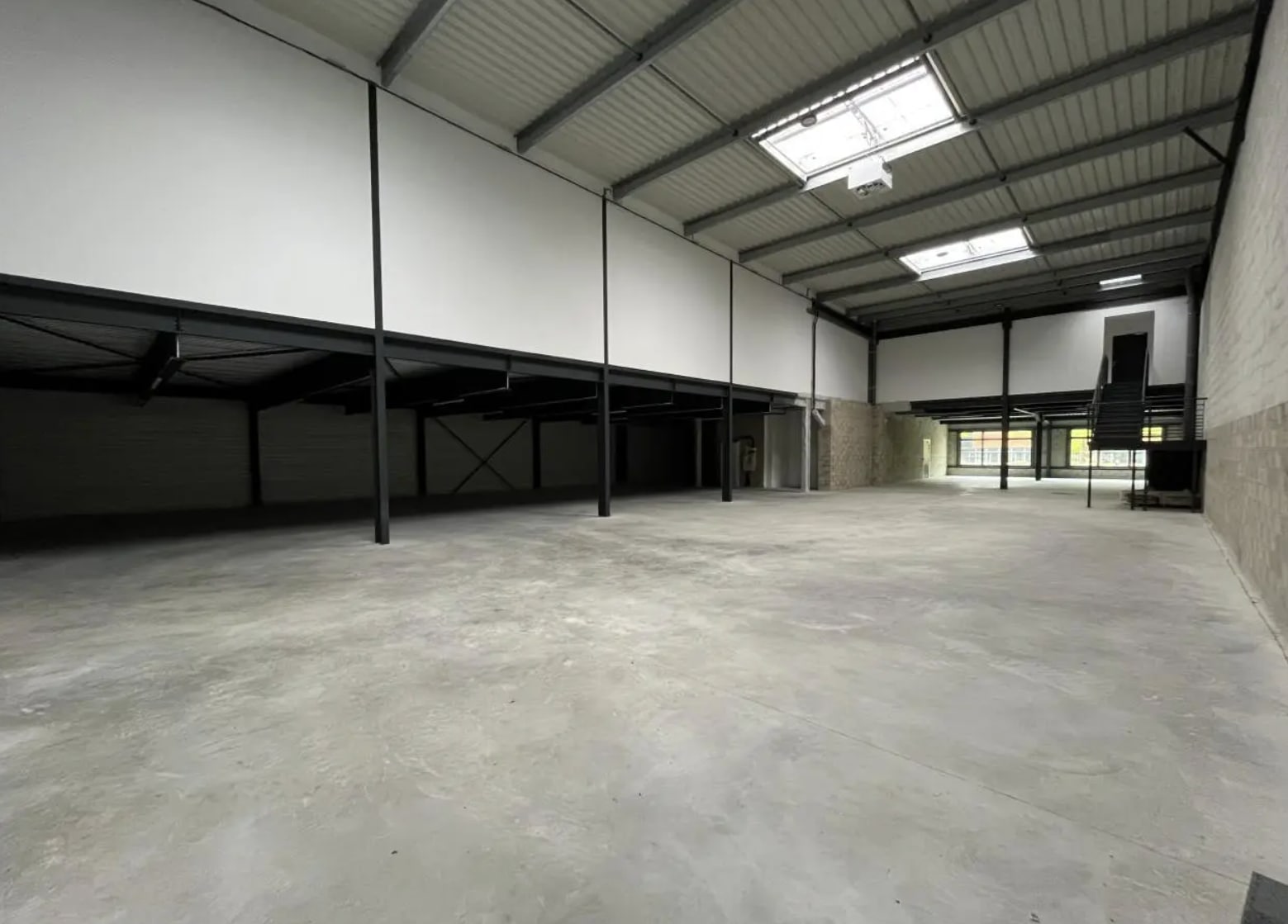Industrial in Gennevilliers for sale Interior Photo- Image 1 of 4
