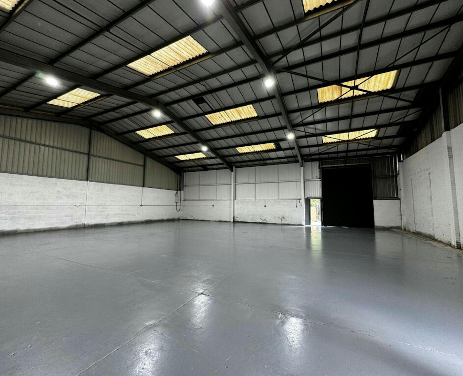 Magpie Grv, Tonypandy to rent Interior Photo- Image 1 of 3