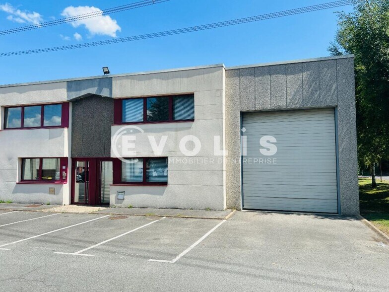 16-18 Route De Pontault, Roissy-en-Brie to rent - Building Photo - Image 1 of 2