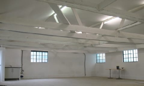 Bells Yew Green Rd, Tunbridge Wells to rent - Building Photo - Image 2 of 2