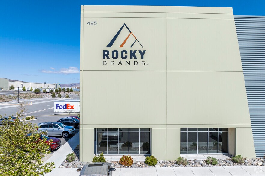 425 E Sydney Dr, Mccarran, NV to rent - Building Photo - Image 3 of 7