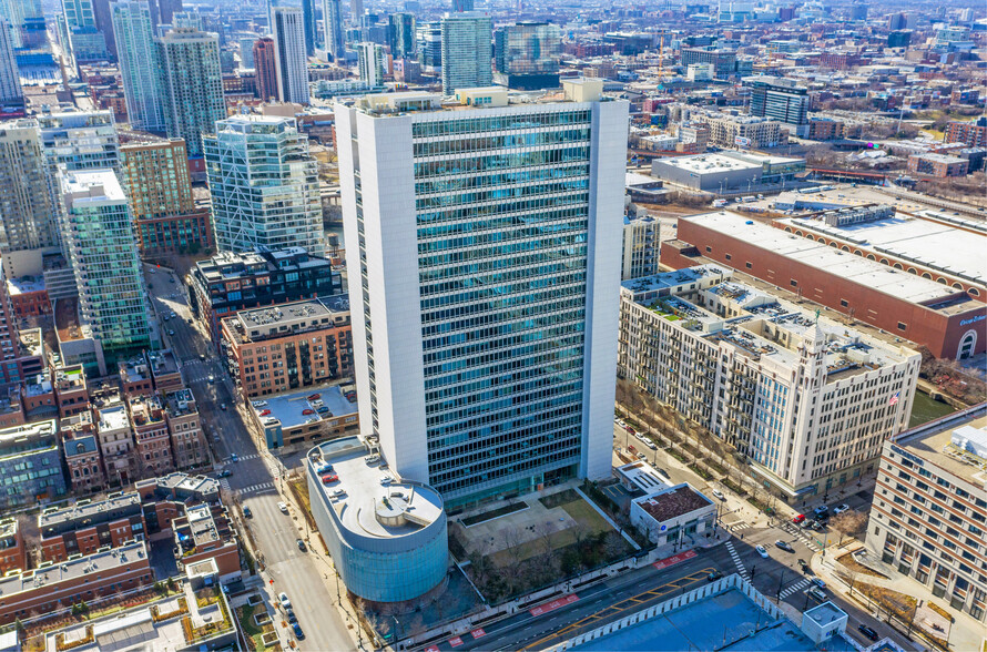 500 W Superior St, Chicago, IL for sale - Building Photo - Image 1 of 1