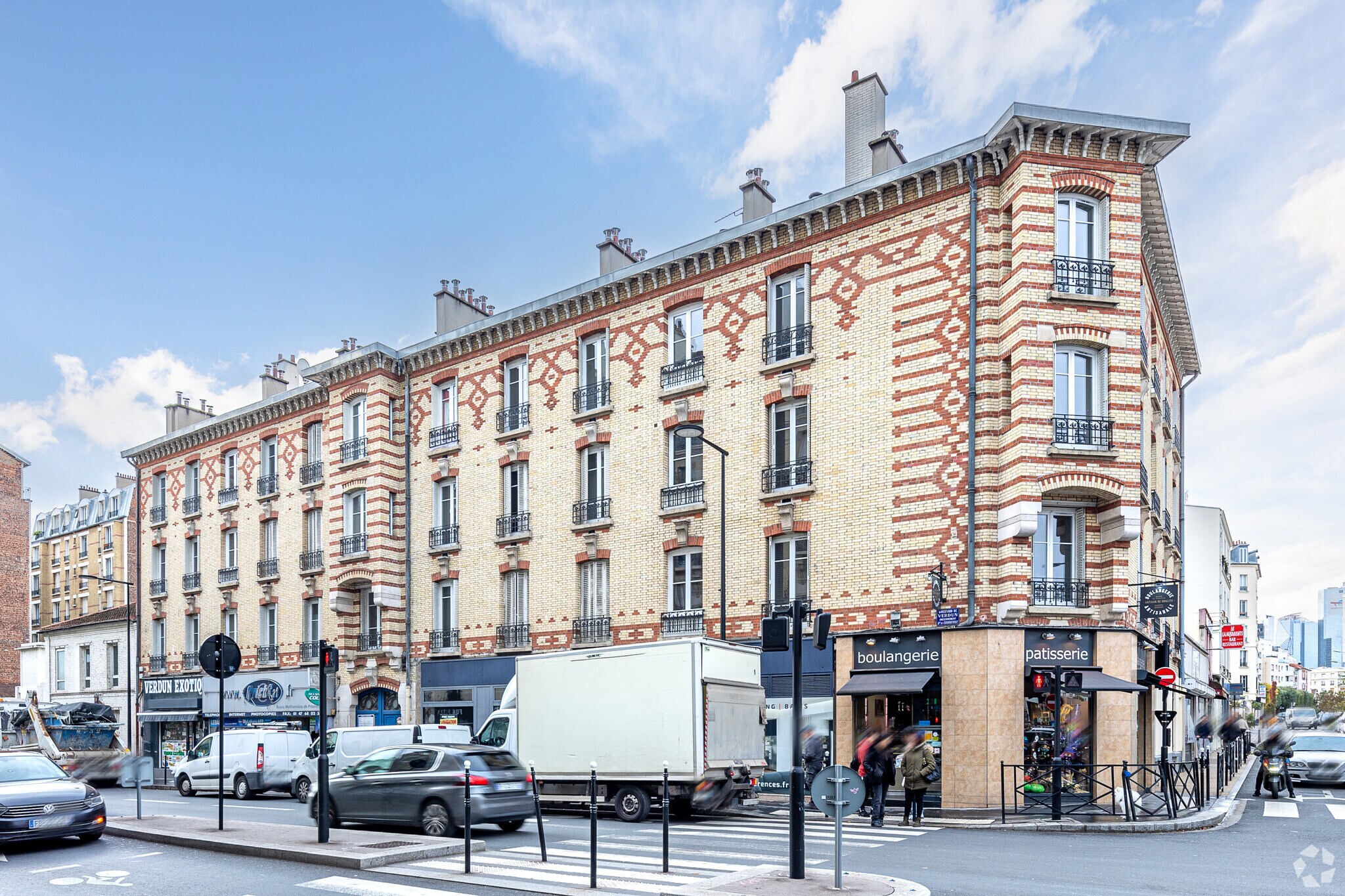 41 Boulevard De Verdun, Courbevoie to rent Primary Photo- Image 1 of 3