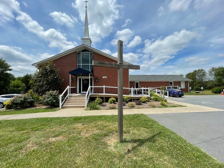 1945 Old Earnhardt Rd, Kannapolis 28083 UK