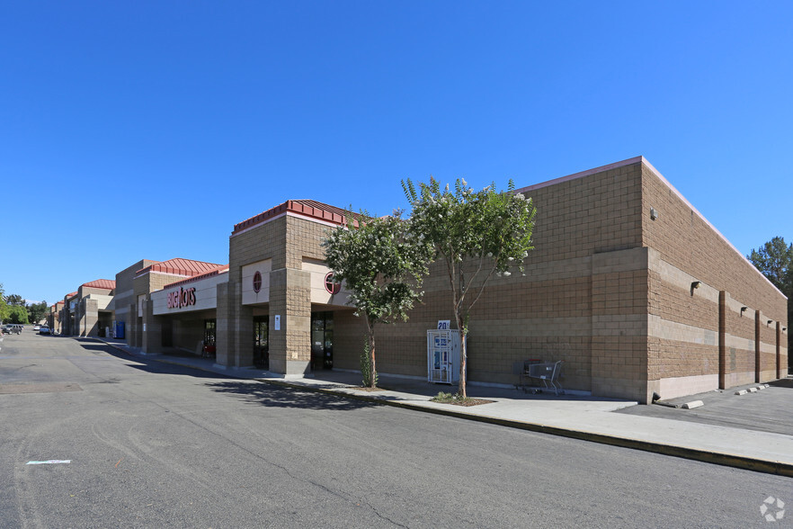 1550 W Valley Pky, Escondido, CA for sale - Primary Photo - Image 1 of 1