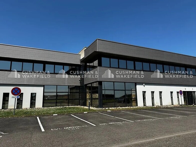 Light Industrial in Niederhausbergen to rent - Building Photo - Image 3 of 10