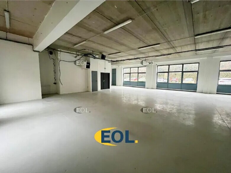 Industrial in Roissy-en-France to rent - Interior Photo - Image 2 of 4