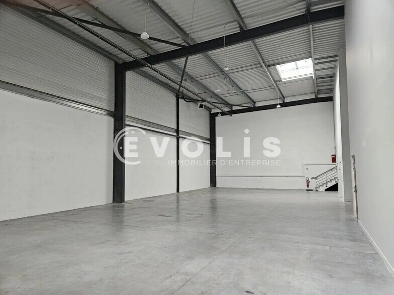 6-8 Rue Ambroise Croizat, Palaiseau to rent - Interior Photo - Image 3 of 9