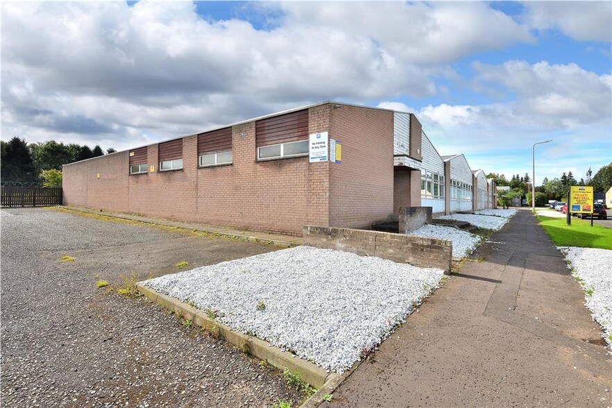 Faraday Rd, Glenrothes for rent - Building Photo - Image 2 of 4