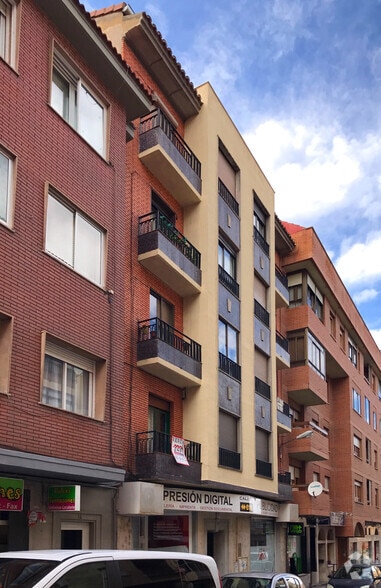 Calle Escultor Marinas, 12, Segovia, Segovia to rent - Building Photo - Image 2 of 2