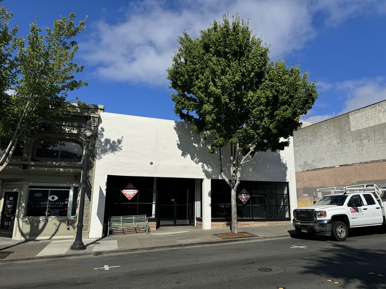 159 Petaluma Blvd, Petaluma, CA for rent - Building Photo - Image 1 of 8