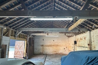 Hall Ct, Reading to rent Building Photo- Image 1 of 1