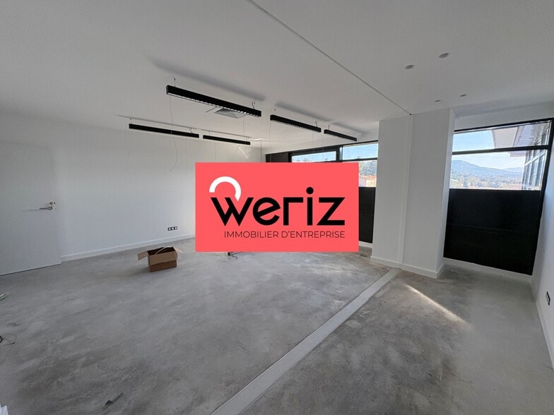 Office in Marseille to rent - Building Photo - Image 1 of 6