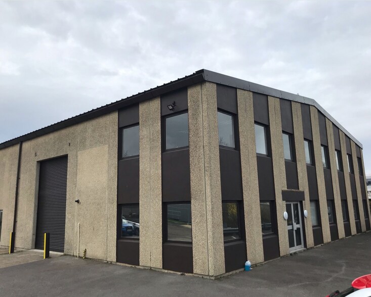 6-8 Midleton Industrial Estate, Guildford for sale - Building Photo - Image 1 of 1