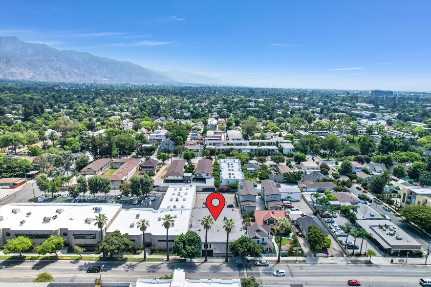 848 N Fair Oaks Ave, Pasadena, CA for sale - Building Photo - Image 3 of 5