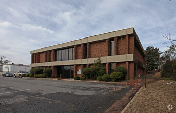 1111 Hawthorne Ln, Charlotte, NC for sale Building Photo- Image 1 of 1