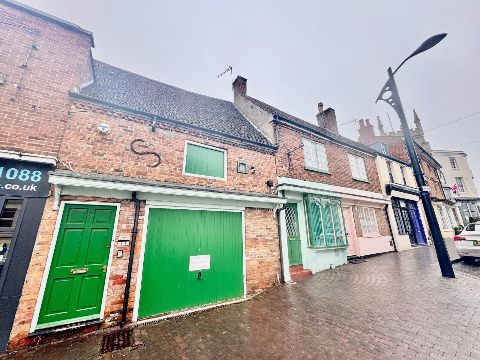 5 High St, Newport Pagnell for sale Building Photo- Image 1 of 1