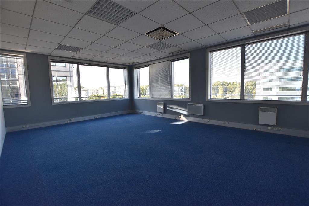 Office in Villepinte for sale Building Photo- Image 1 of 7