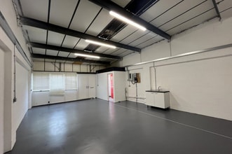 Edison Rd, Aylesbury to rent Interior Photo- Image 1 of 2