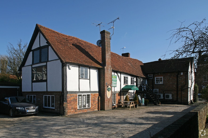 3-5 The Broadway, Amersham for sale - Building Photo - Image 1 of 1