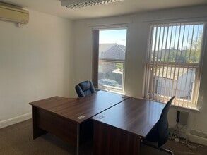 The Green, Hatfield Peverel to rent Interior Photo- Image 2 of 5