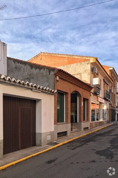 Calle Lino Ramos, 3, La Puebla de Montalbán, Toledo to rent - Primary Photo - Image 1 of 2