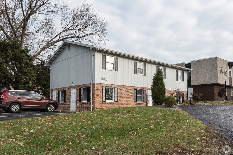 1961 Shenango Valley Fwy, Hermitage, PA for sale - Primary Photo - Image 1 of 1