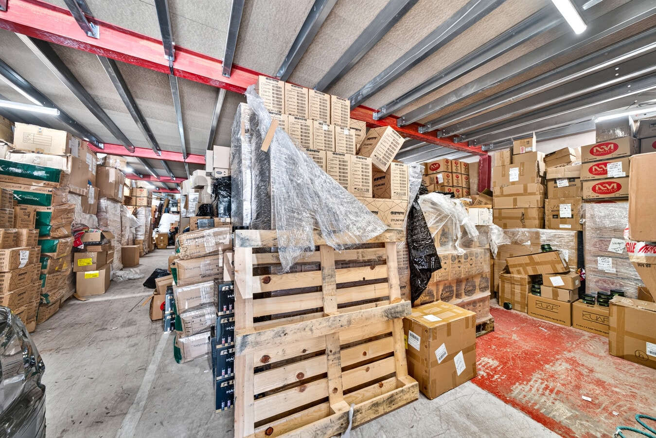 Belvue Rd, Northolt, MDS UB5 5QJ - Unit 6 - - Interior Photo - Image 2 of 6