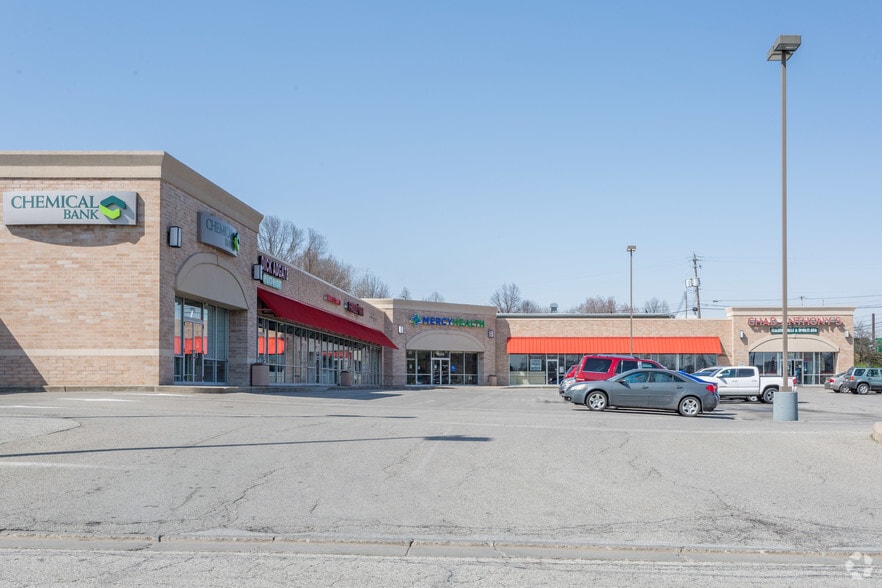 4684-4700 Belmont Ave, Youngstown, OH for rent - Building Photo - Image 1 of 1