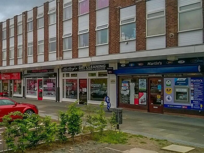 6 Thornton Sq, Macclesfield to rent - Building Photo - Image 3 of 11