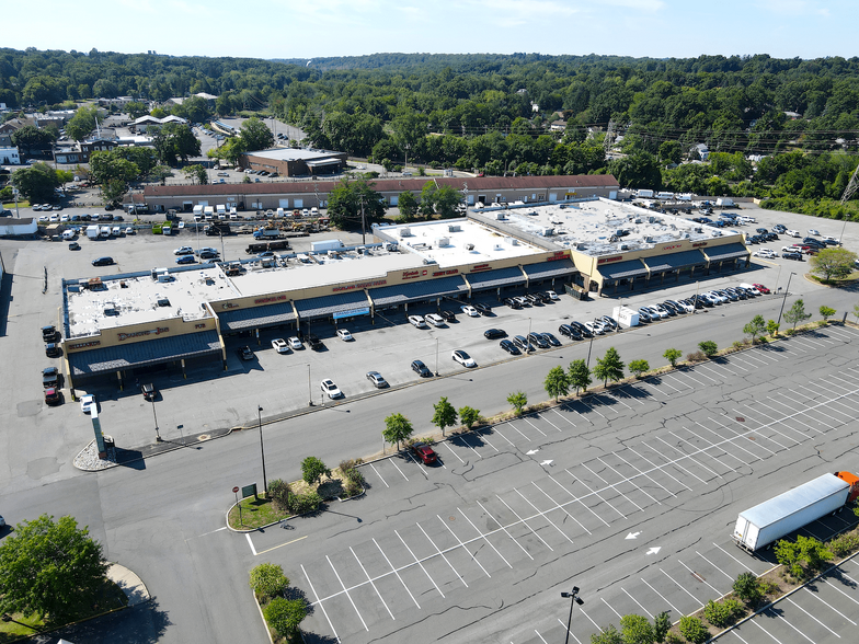 430 Nanuet Mall S, Nanuet, NY for rent - Building Photo - Image 1 of 10