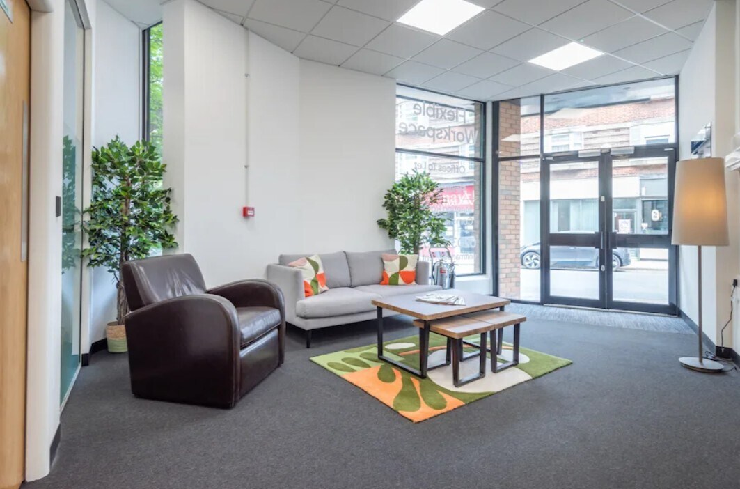 9-15 St James Rd, Surbiton to rent Interior Photo- Image 1 of 25