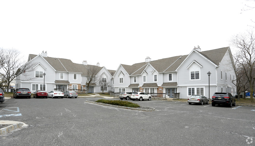 1 Bethany Rd, Hazlet, NJ for rent - Building Photo - Image 1 of 9