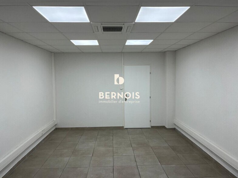 Office in Toulon to rent - Building Photo - Image 2 of 8