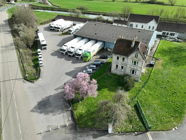 Vente Entrepôt 1 920 m²