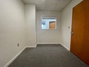 1110 Bonifant St, Silver Spring, MD to rent Interior Photo- Image 1 of 2