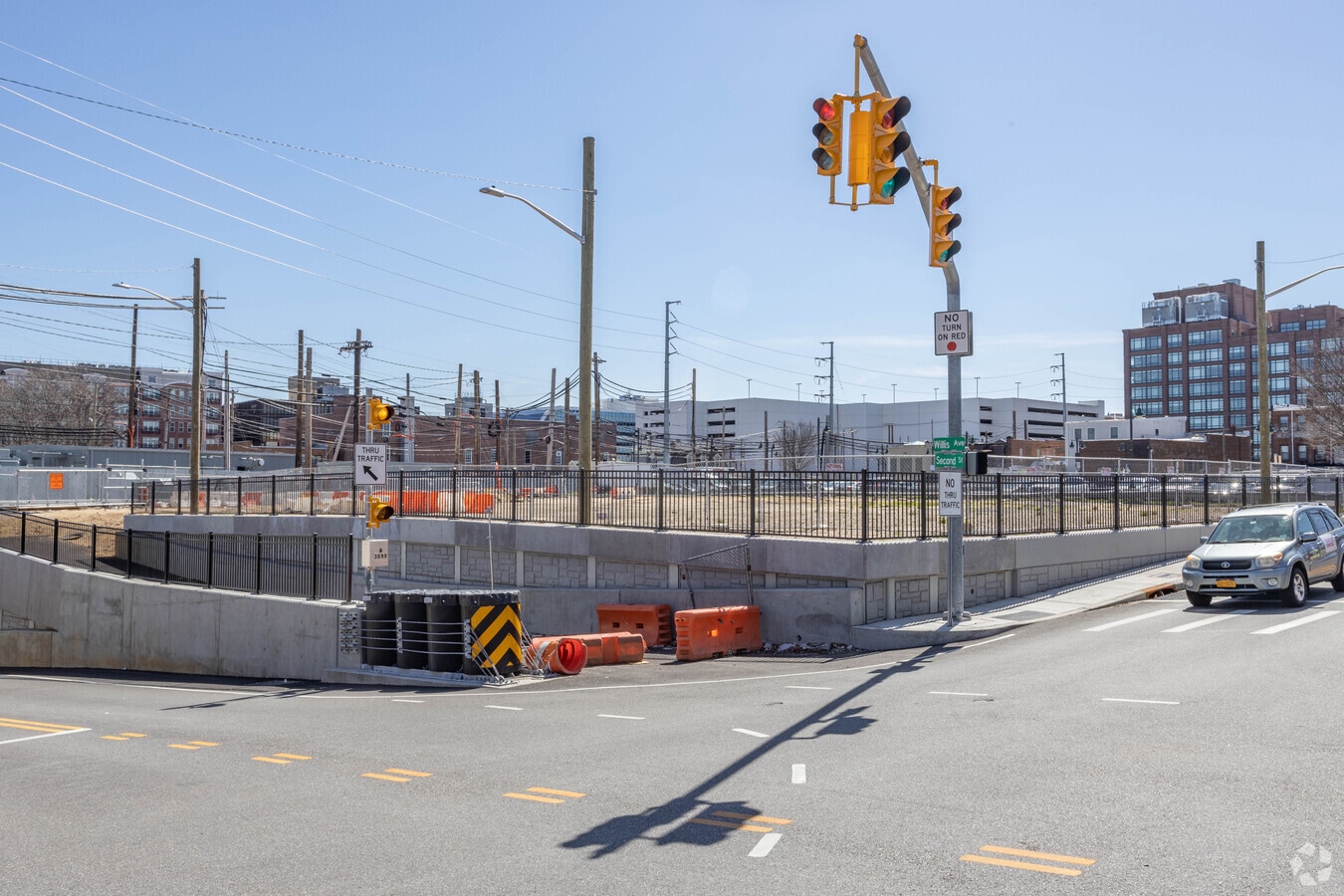 85 Willis Ave, Mineola, NY 11501 - USA