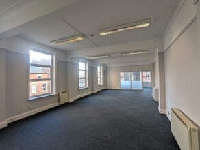 57-59 New Briggate, Merrion St, Leeds to rent Interior Photo- Image 1 of 4